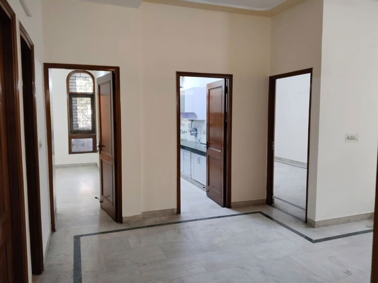 Room, lajpat nagar iii 3 Bedroom 1800 Sq.Ft. Builder Floor In Lajpat Nagar Iii Delhi 10139466