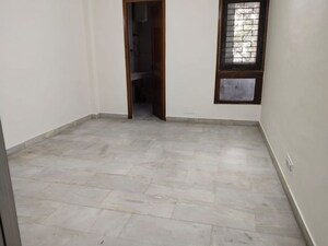 Room in 3 BHK Builder Floor at Lajpat Nagar Iii – for Rent