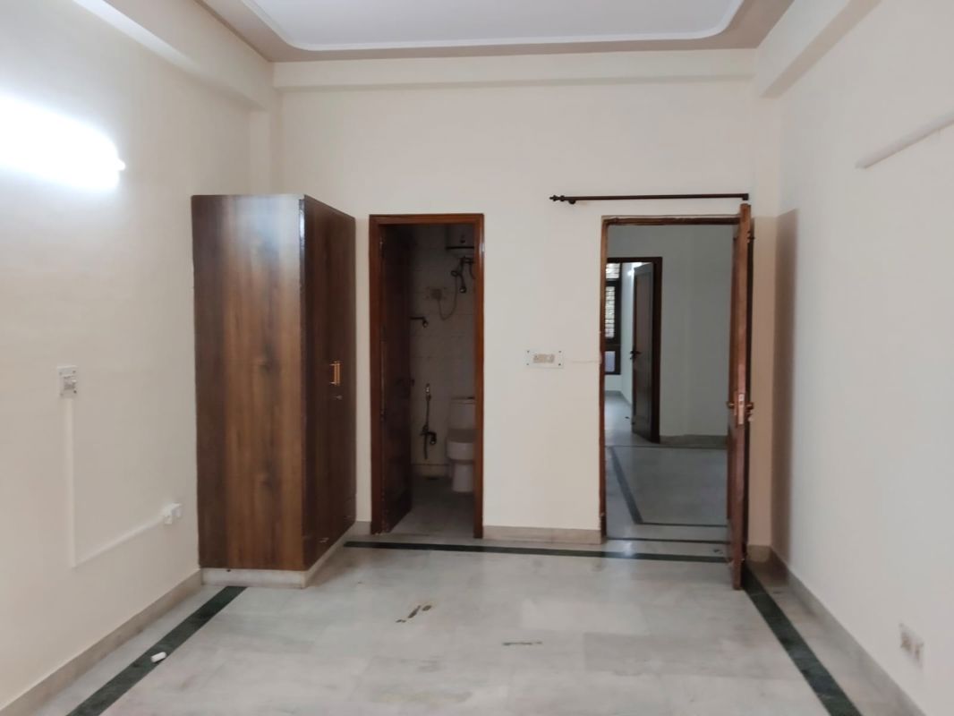 3 BHK Builder Floor For Rent in Lajpat Nagar III