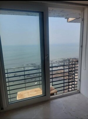 Room in 3 BHK Apartment at A1 Apartment, Malabar Hill – for Sale