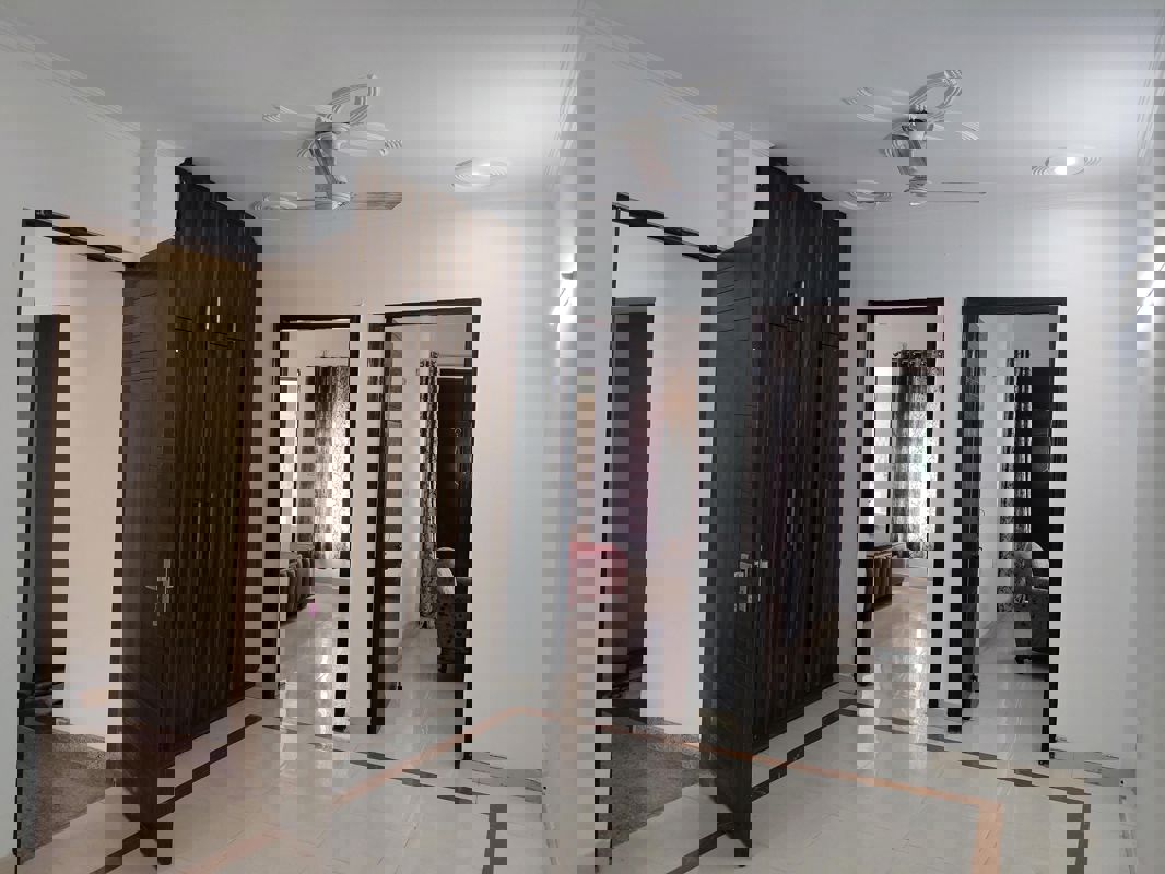 1 BHK + Pooja Room,Servant Room 600 Sq.Ft. Builder Floor in Spazedge