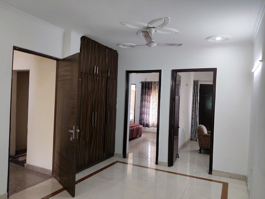 1 BHK + Pooja Room,Servant Room Builder Floor For Rent in Spazedge