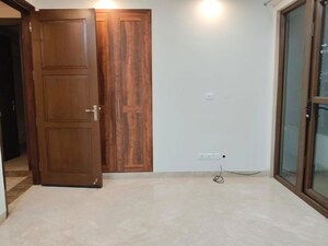 Room in 3 BHK Builder Floor at Uday Park – for Rent