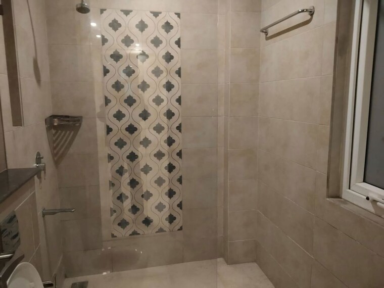 Bathroom, uday park 3 Bedroom 1800 Sq.Ft. Builder Floor In Uday Park Delhi 10139693