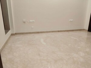 Room in 3 BHK Builder Floor at Uday Park – for Rent