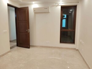 Room in 3 BHK Builder Floor at Uday Park – for Rent