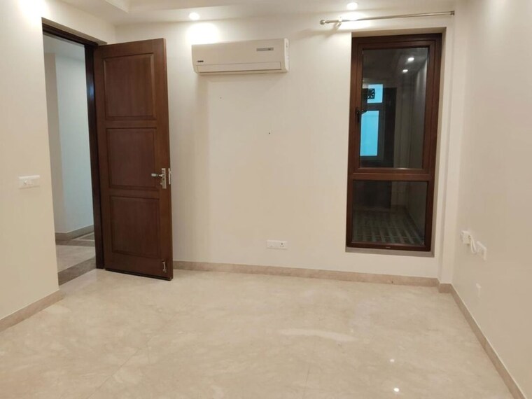 Room, uday park 3 Bedroom 1800 Sq.Ft. Builder Floor In Uday Park Delhi 10139693