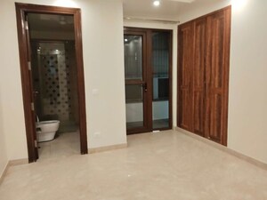 Room in 3 BHK Builder Floor at Uday Park – for Rent