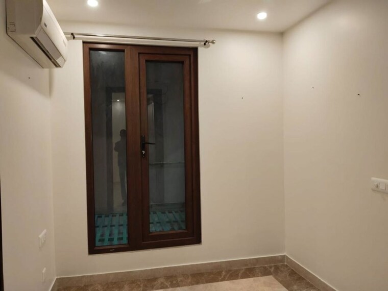 Room, uday park 3 Bedroom 1800 Sq.Ft. Builder Floor In Uday Park Delhi 10139693
