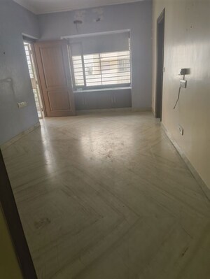 Room in 3 BHK Apartment at Vasant Kunj – for Rent