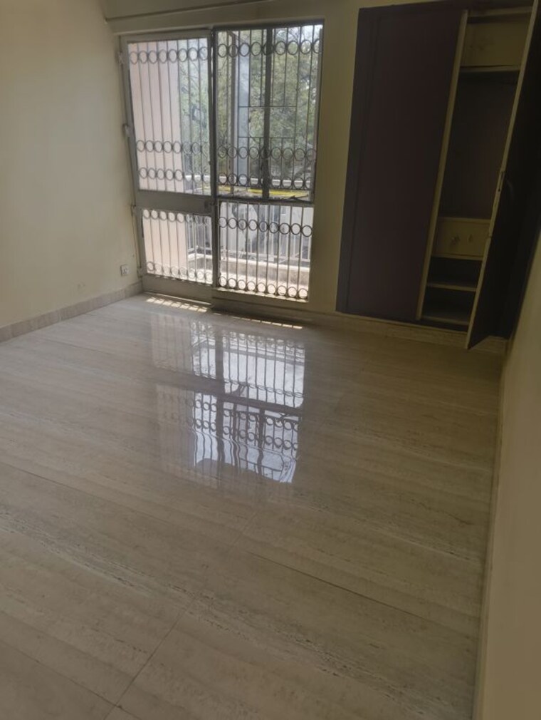 Room, vasant kunj 3 Bedroom 1500 Sq.Ft. Apartment In Vasant Kunj Delhi 10139744