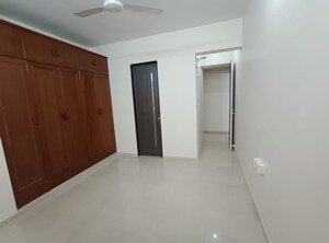 Room in 3 BHK Apartment at Neelkanth Palms, Kapur Bawdi – for Rent