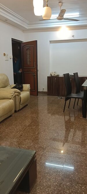 2 BHK Apartment For Rent in Versova