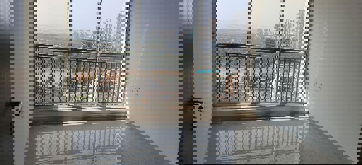 2 BHK 900 Sq.Ft. Apartment in L And T Seawoods Residences