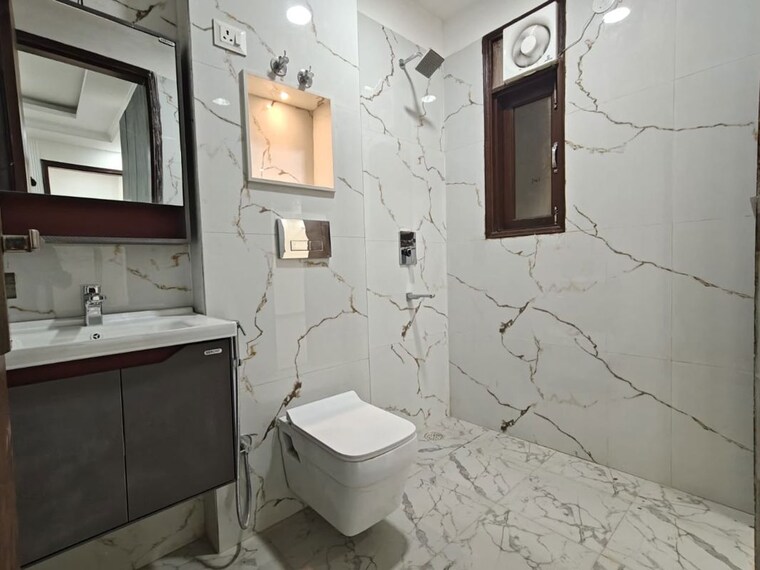 Bathroom, chattarpur 3 Bedroom 1200 Sq.Ft. Builder Floor In Chattarpur Delhi 10140323