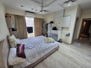 Bedroom in 4 BHK Apartment at Oberoi Realty Sky Heights, Andheri West – for Rent
