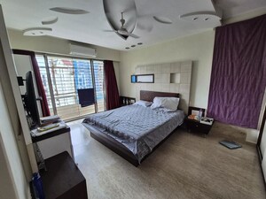 Bedroom in 4 BHK Apartment at Oberoi Realty Sky Heights, Andheri West – for Rent