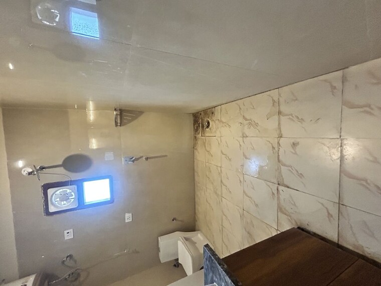 Bathroom, dlf city phase 3 1 RK 510 Sq.Ft. Builder Floor In Dlf City Phase 3 Gurgaon 10140353