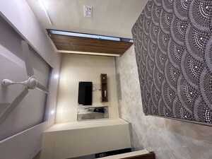 Building Lobby in 1 RK Builder Floor at Dlf City Phase 3 – for Rent