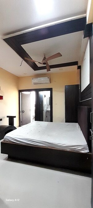 Bedroom in 3 BHK Apartment at Pachpedi Naka – for Rent