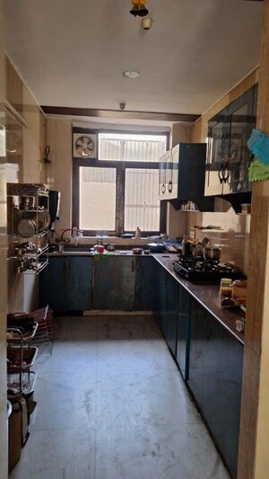 Kitchen in 3 BHK Builder Floor at Sector 46 – for Rent