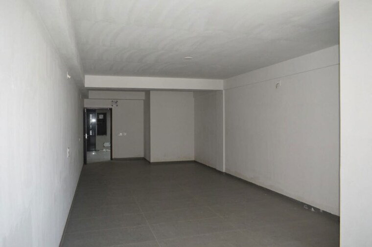 Room, true-westgate Commercial Office Space 670 Sq.Ft. In Makarba Ahmedabad 10140489