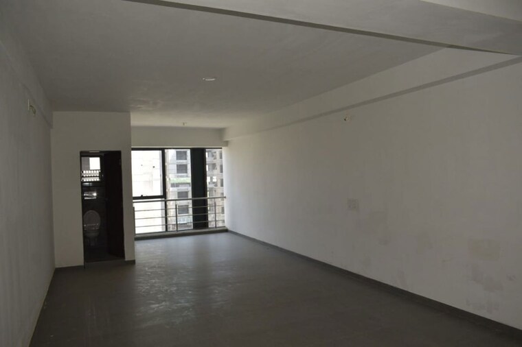 Room, true-westgate Commercial Office Space 670 Sq.Ft. In Makarba Ahmedabad 10140489