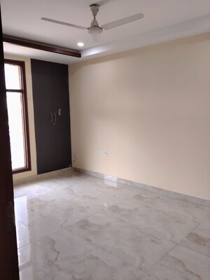 Room in 3 BHK Builder Floor at Dera Mandi – for Sale