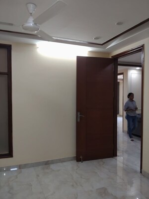 Room in 3 BHK Builder Floor at Dera Mandi – for Sale