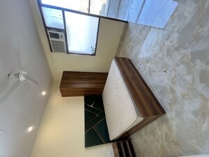 Kitchen in 1 BHK Builder Floor at Dlf City Phase 3 – for Rent