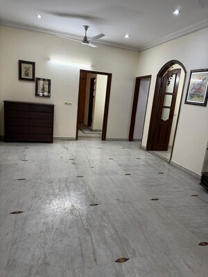 2 BHK Independent House For Rent in Sector 19