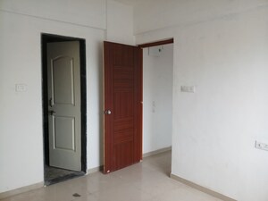 Room in 1 BHK Apartment at Kohinoor Iris Park, Hadapsar – for Rent