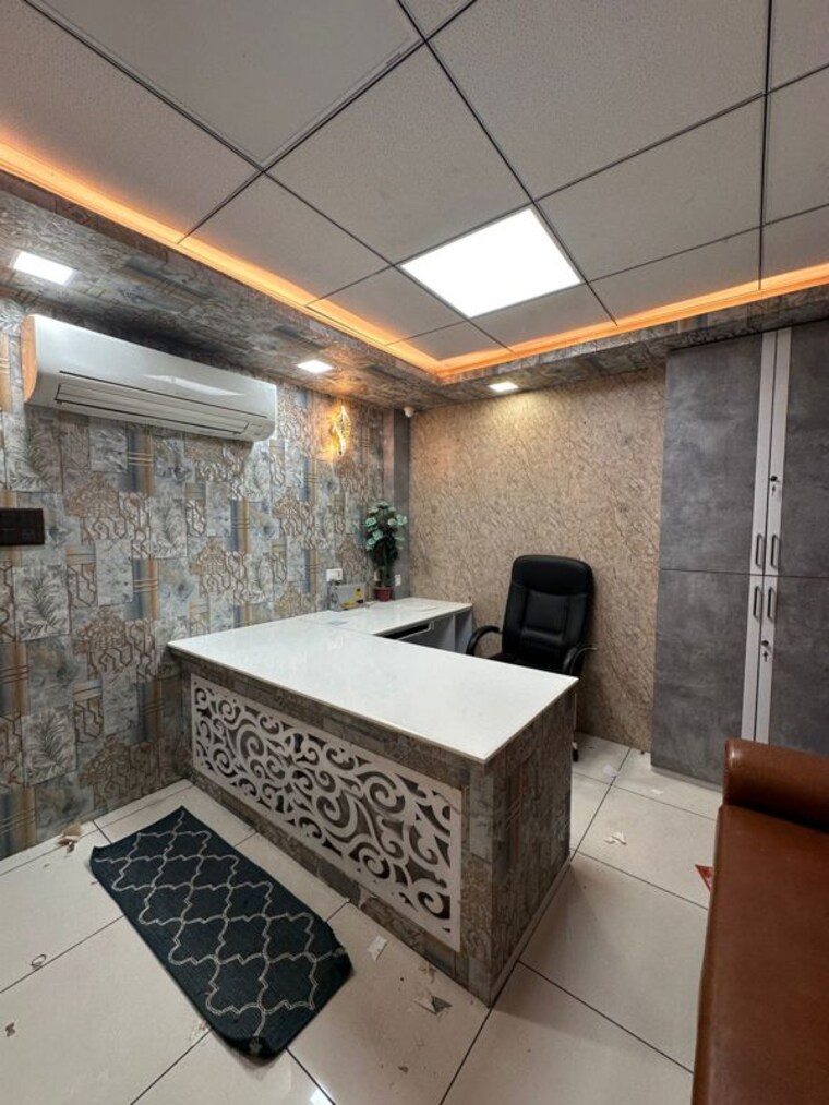 undefined, hazratganj Commercial Office Space 800 Sq.Ft. In Hazratganj Lucknow 10140705