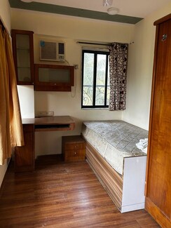 1 BHK + Study Room,Store Room Apartment For Rent in Juhu