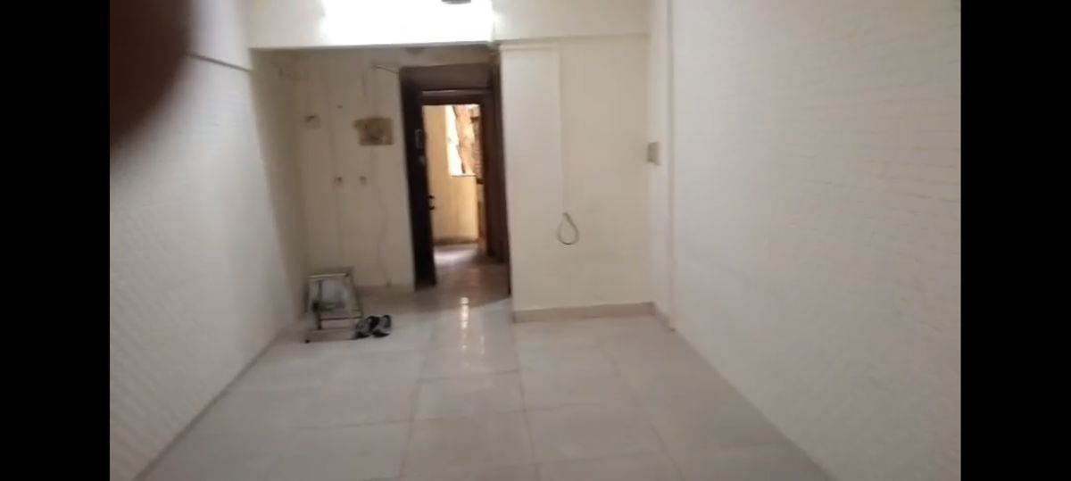1 BHK + Study Room Apartment For Rent in Vakola