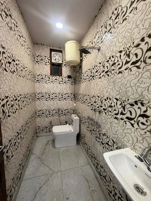 Bathroom in 2 BHK Builder Floor at Mahendra Nagar – for Rent