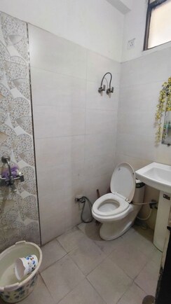2 BHK + Pooja Room Builder Floor For Sale in RWA Vasundhara Sector 4A