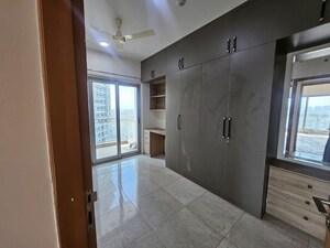 Room in 3.5 BHK Apartment at Tata Gurgaon Gateway, Sector 112 – for Rent