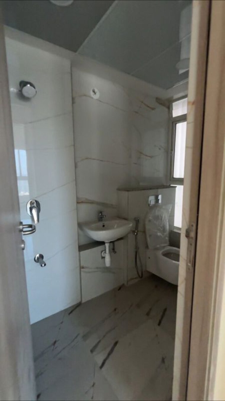 Bathroom, gundecha-sunflower 1 Bedroom 600 Sq.Ft. Apartment In Kandivali East Mumbai 10141325