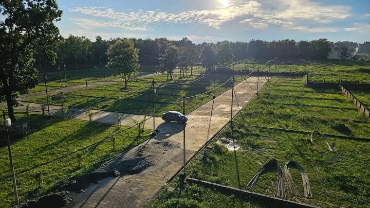 Nearby, pondha  135 Sq.Yd. Plot In Pondha Dehradun 10141406