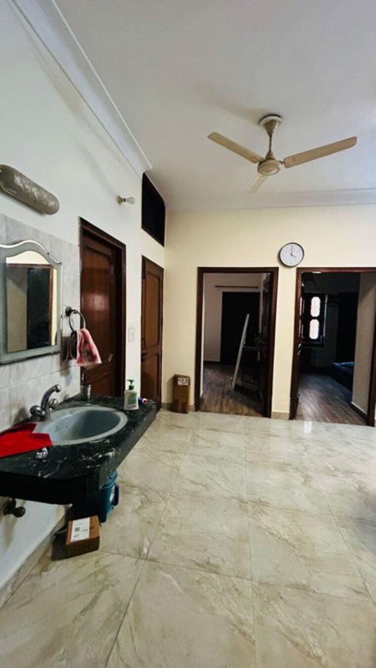  Parking, sain vihar 3 Bedroom 1480 Sq.Ft. Builder Floor In Sain Vihar Ghaziabad 10141401