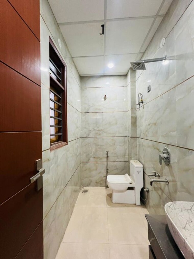 Bathroom, shakti khand iv 3 Bedroom 1260 Sq.Ft. Builder Floor In Shakti Khand iv Ghaziabad 10141423
