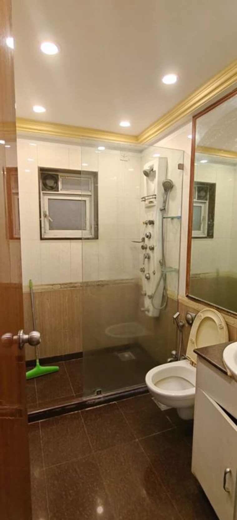 Bathroom, parel 4 Bedroom 1263 Sq.Ft. Apartment In Parel Mumbai 10141389