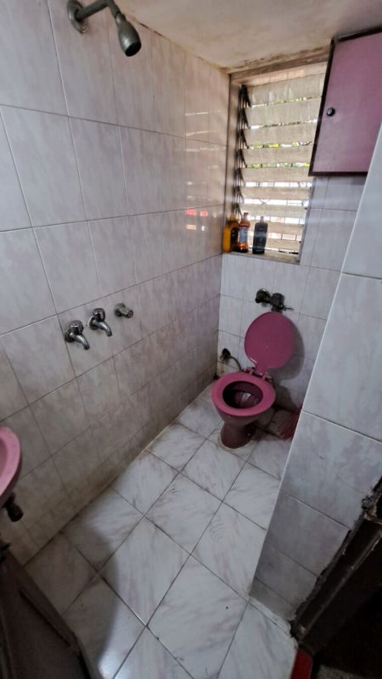 Bathroom, oswal-park 1.5 Bedroom 500 Sq.Ft. Apartment In Oswal Park Thane 10140829