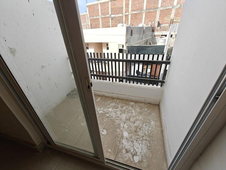 Balcony, sunshine-apartments-sector-73 1 Bedroom 600 Sq.Ft. Builder Floor In Sector 73 Noida 10130866