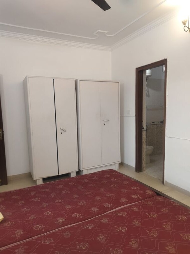 Bedroom, sarita vihar 1 Bedroom 500 Sq.Ft. Apartment In Sarita Vihar Delhi 10141688