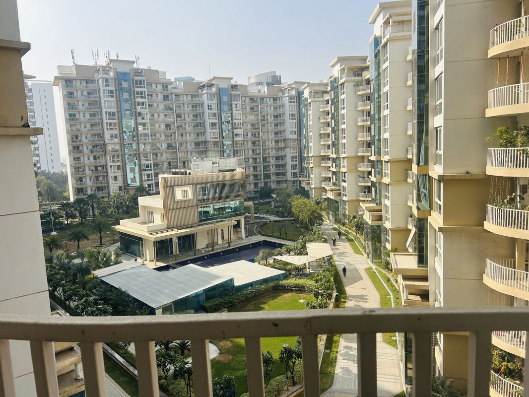 4 BHK + Servant Room 2450 Sq.Ft. Apartment in Emaar Palm Terraces Select