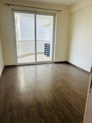 Room in 4 BHK Apartment at Emaar Palm Terraces Select, Sector 66 – for Rent