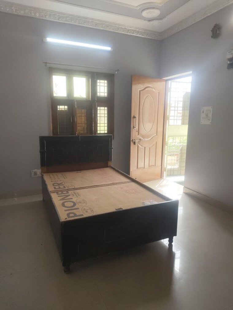 Bedroom, sarita vihar 1 Bedroom 500 Sq.Ft. Apartment In Sarita Vihar Delhi 10141708