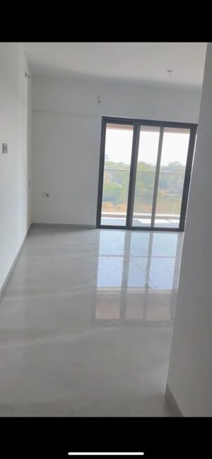 Room in 3 BHK Apartment at Lunkad Valencia, Viman Nagar – for Rent